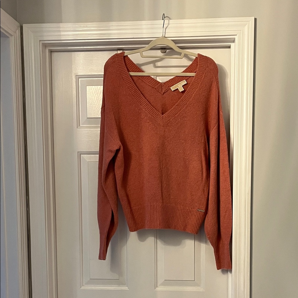 Women's V-Neck Sweater - pink